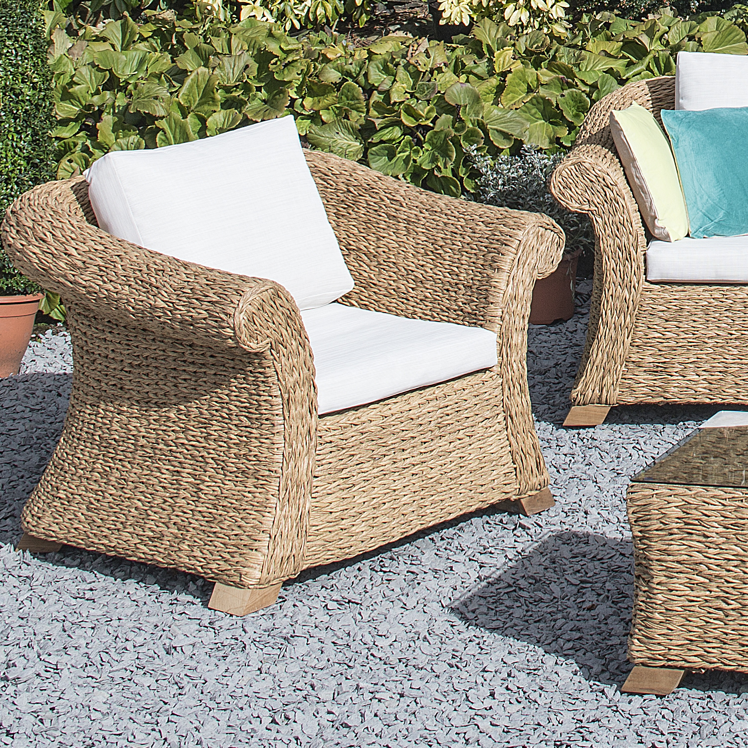 How do you choose the right material for garden furniture covers?
