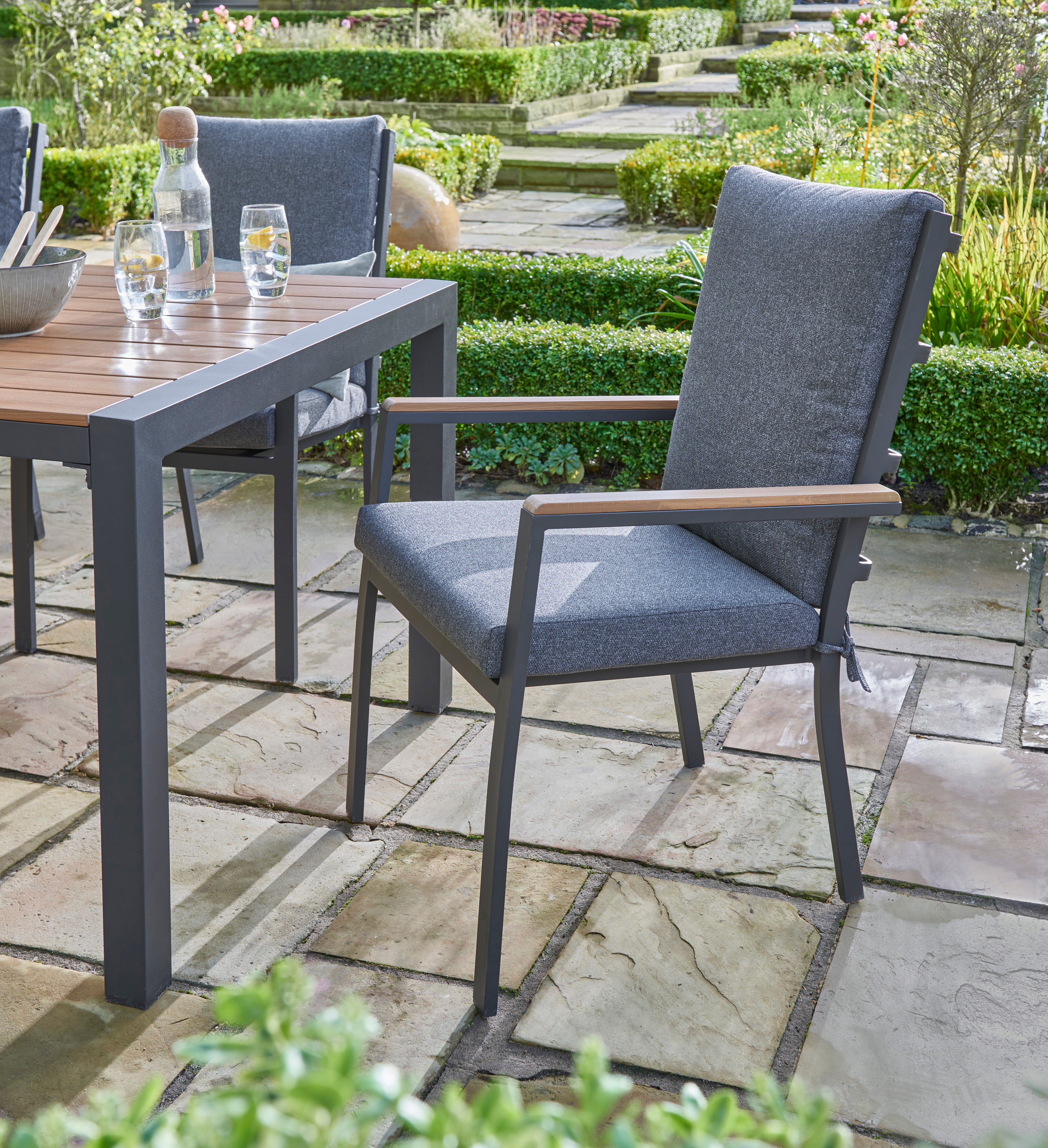 Norfolk Leisure Easton Aluminium Six Seater Dining Set