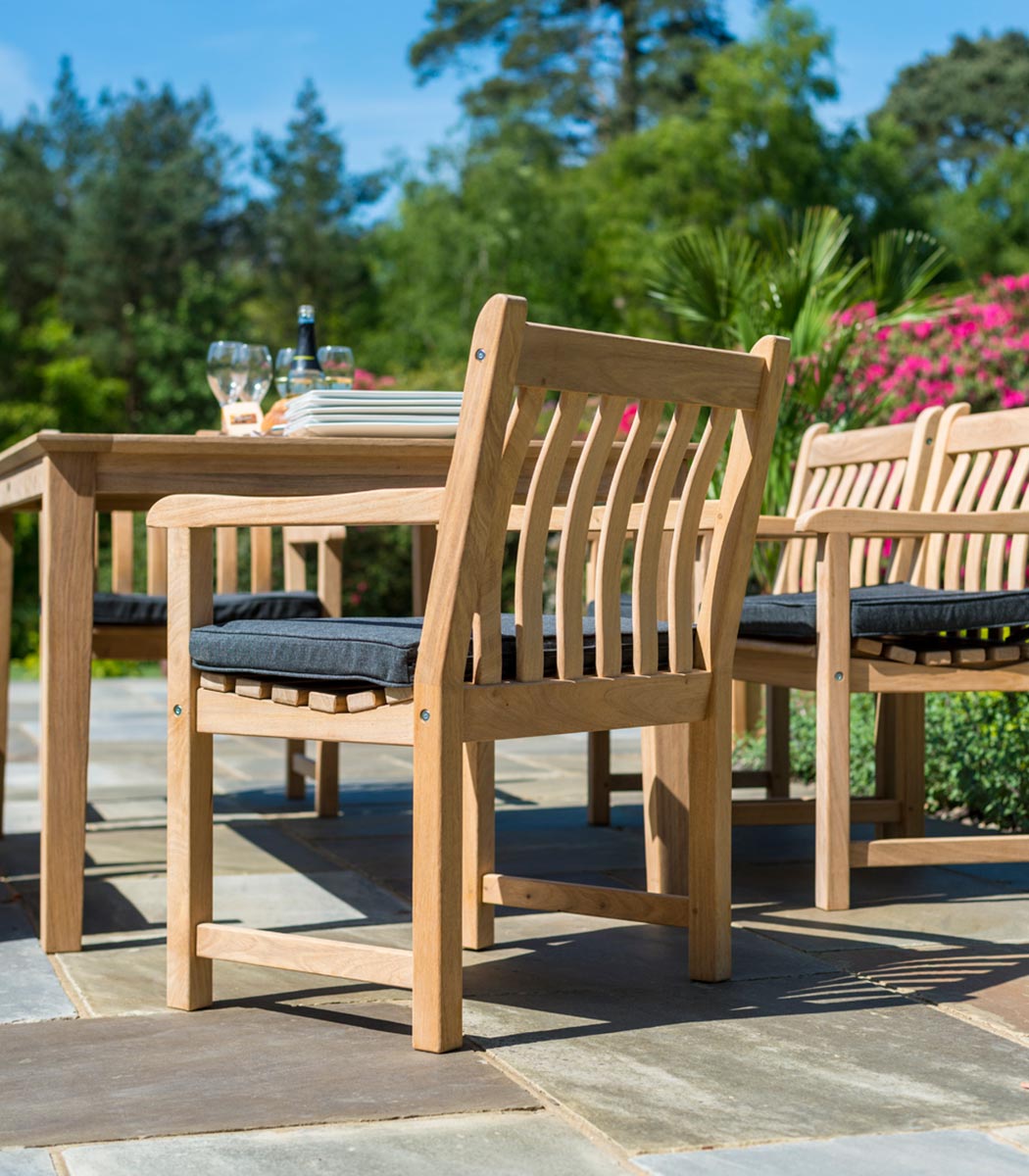 Alexander Rose 8 Seat Roble Bengal Round Dining Set - Broadfield Armchairs