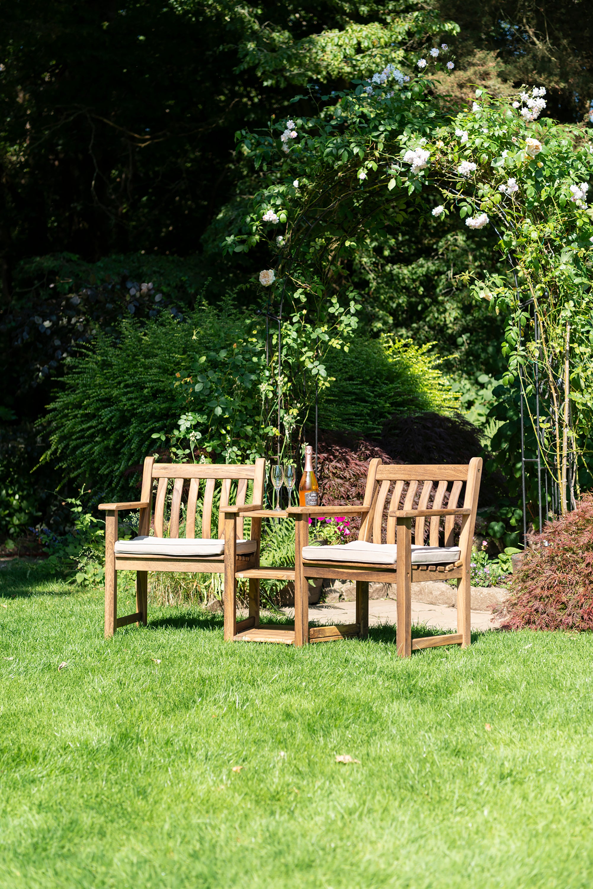 Alexander Rose Albany Companion Set - Crafted for Comfort and Longevity