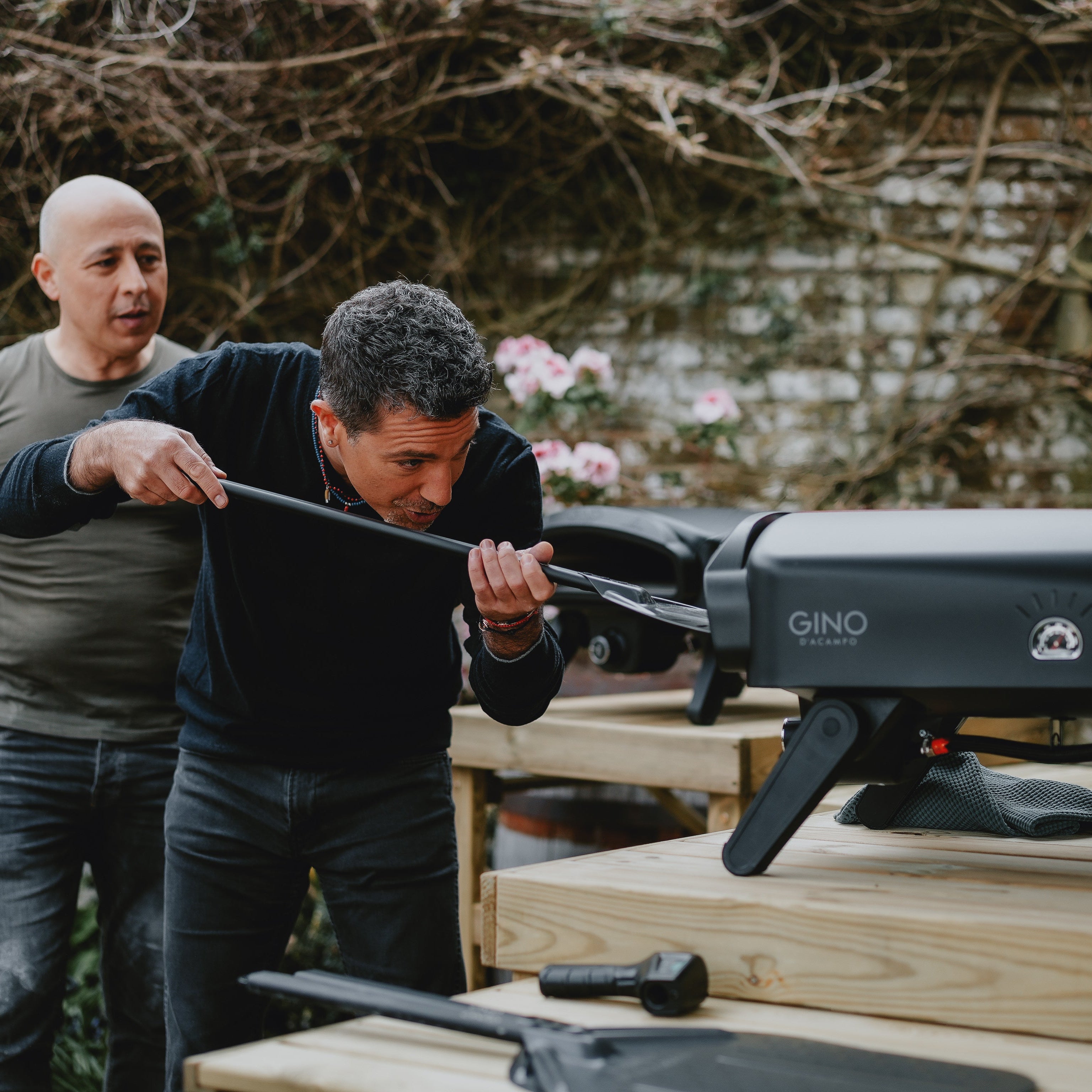 Gino D'Acampo Vesuvio - 14" Gas Fired Pizza Oven