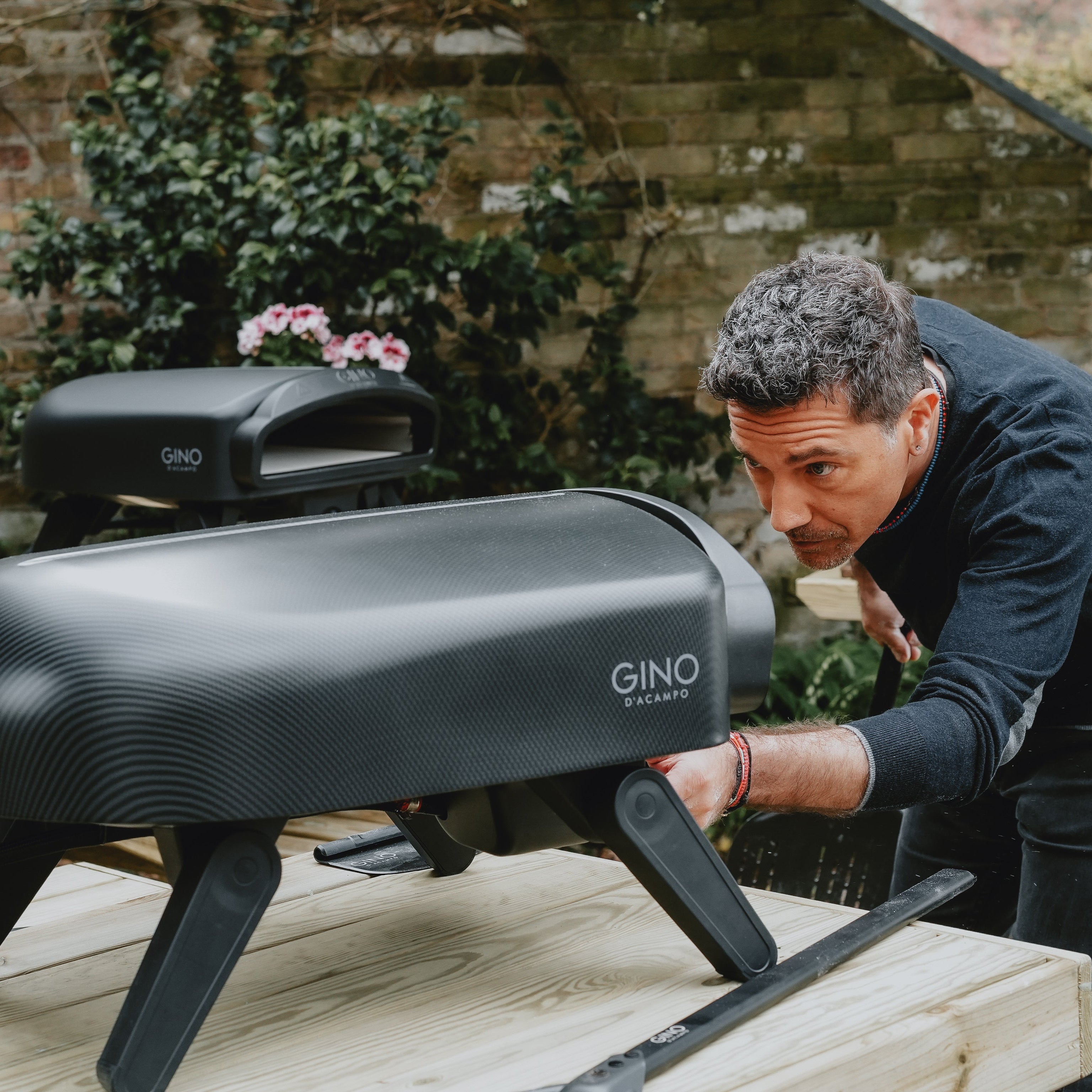 Gino D'Acampo Vesuvio - 14" Gas Fired Pizza Oven