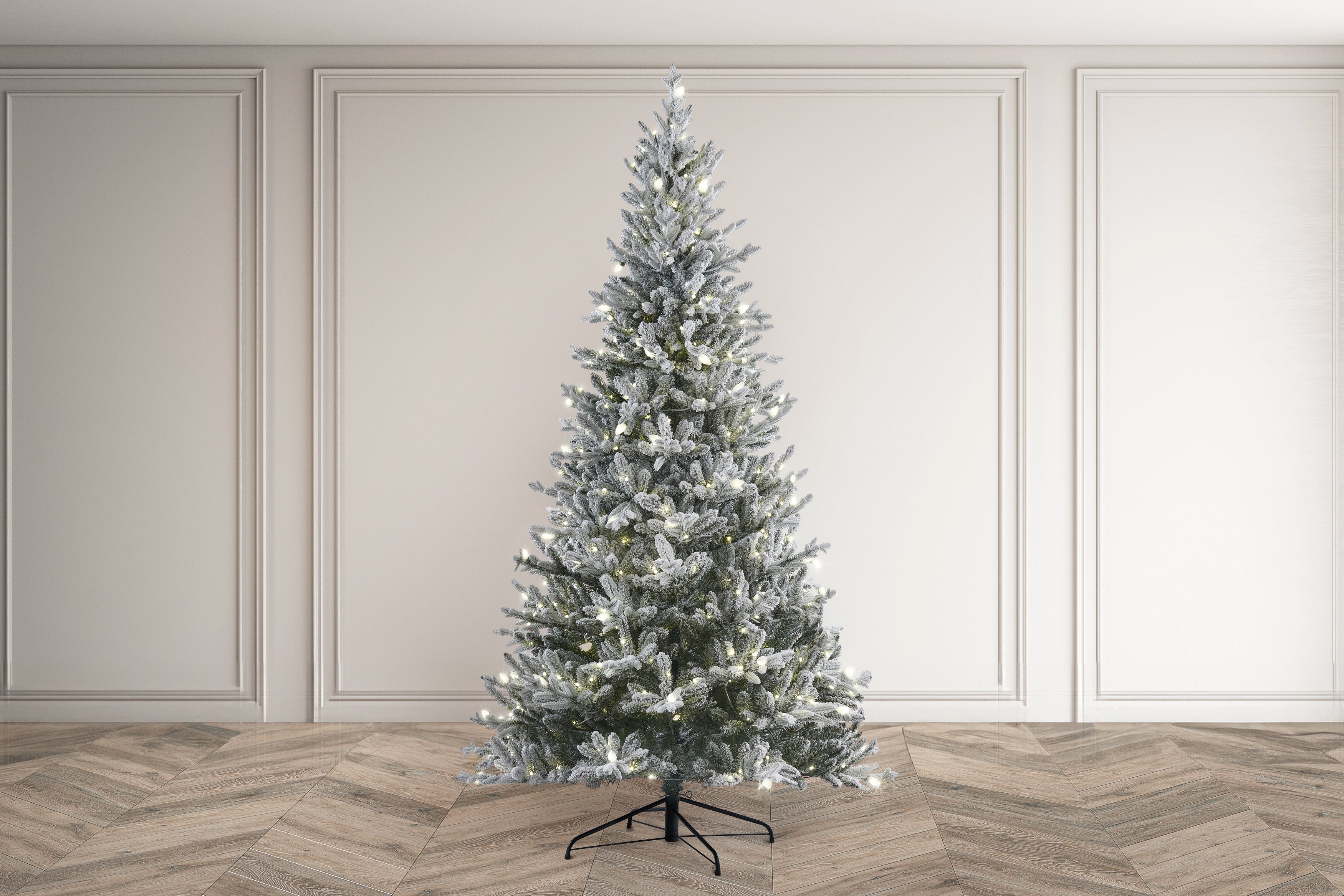 National Tree 7.5ft Frosted Dalton Fir Artificial Christmas Tree with 550 Lights