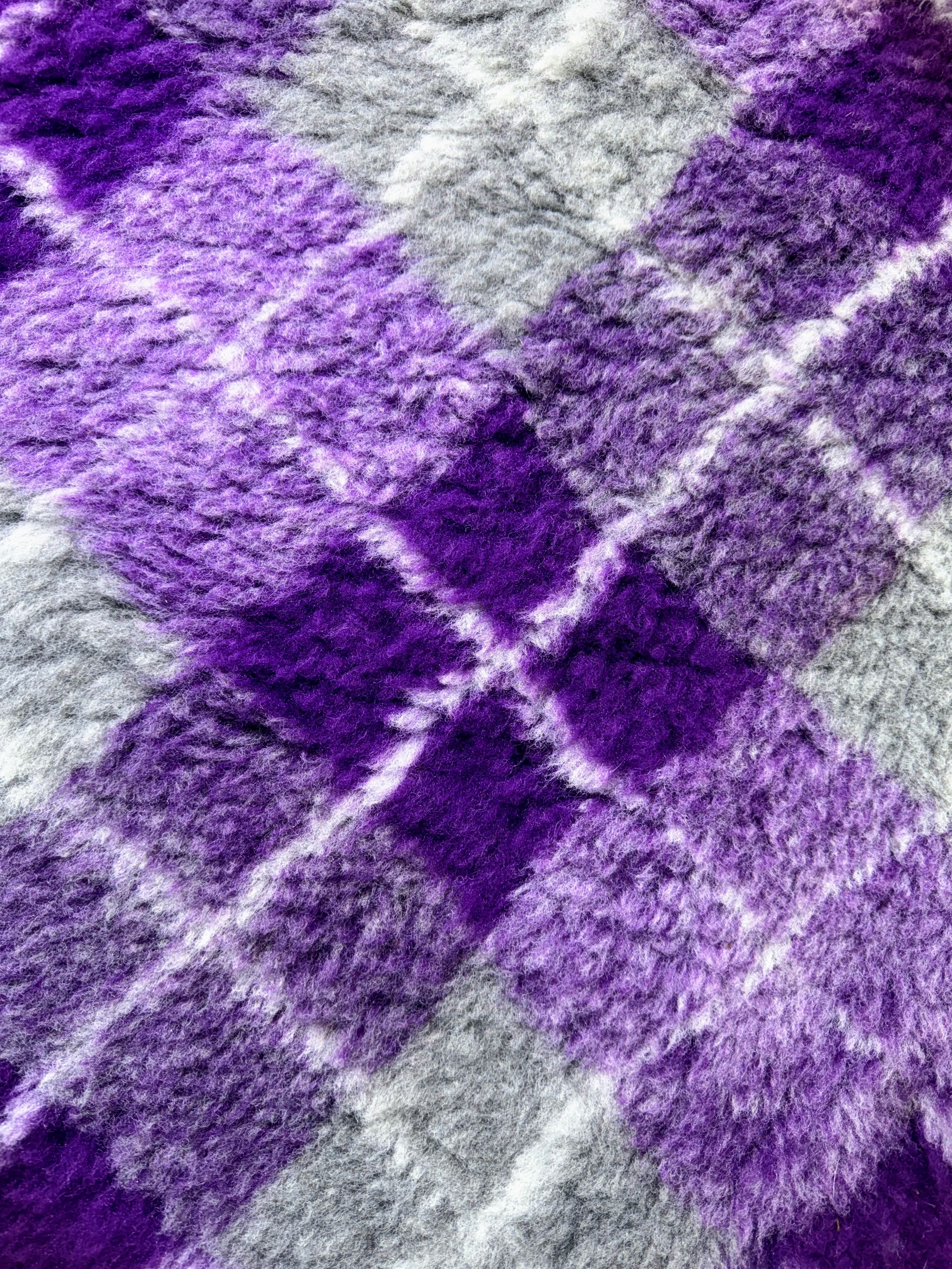 Vet Beds - Thick, Fleeced, Luxury Vet Bed in 10 Colours - Non-Slip - Available in 3 Sizes