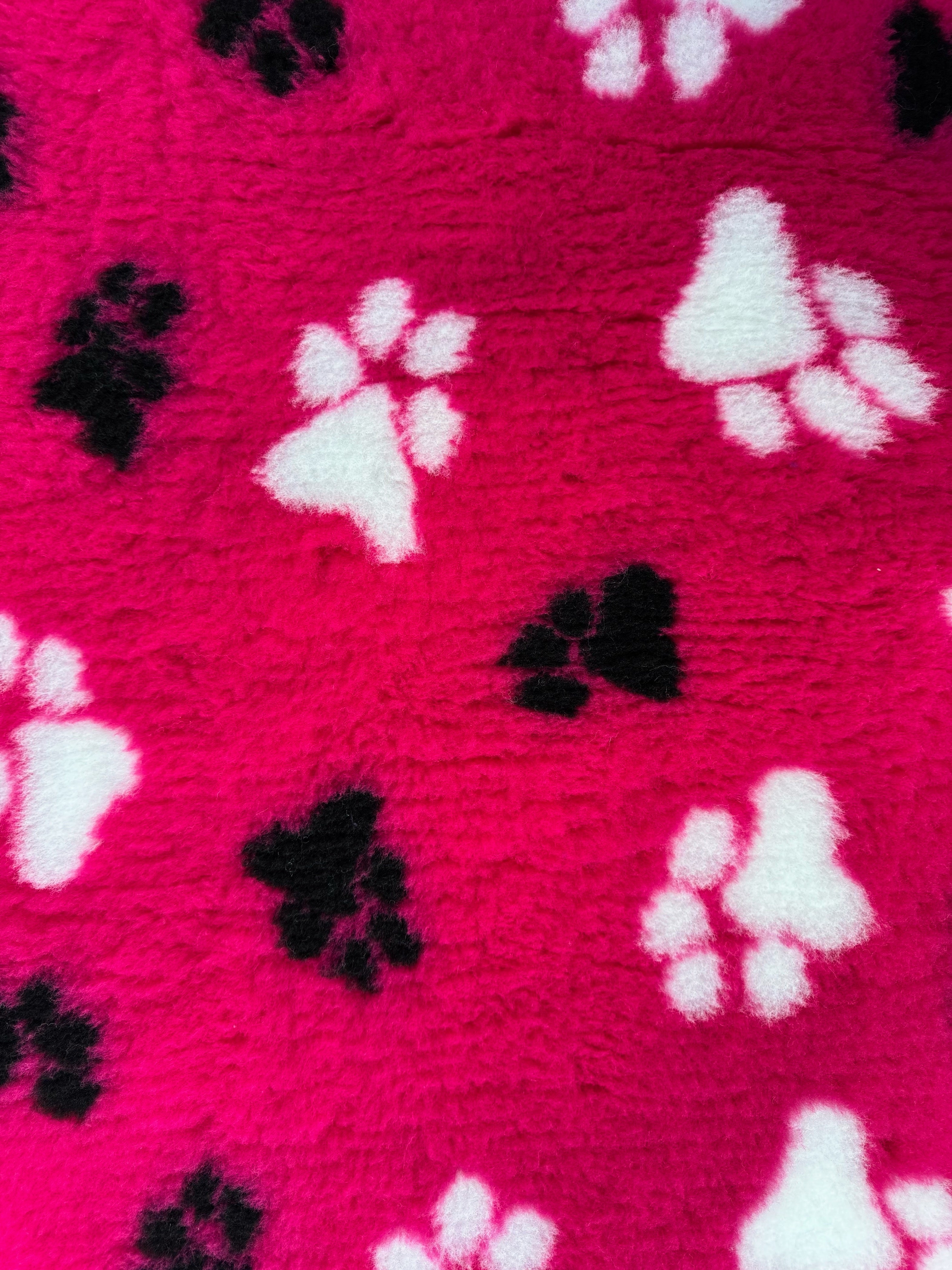 Vet Beds - Thick, Fleeced, Luxury Vet Bed in 10 Colours - Non-Slip - Available in 3 Sizes