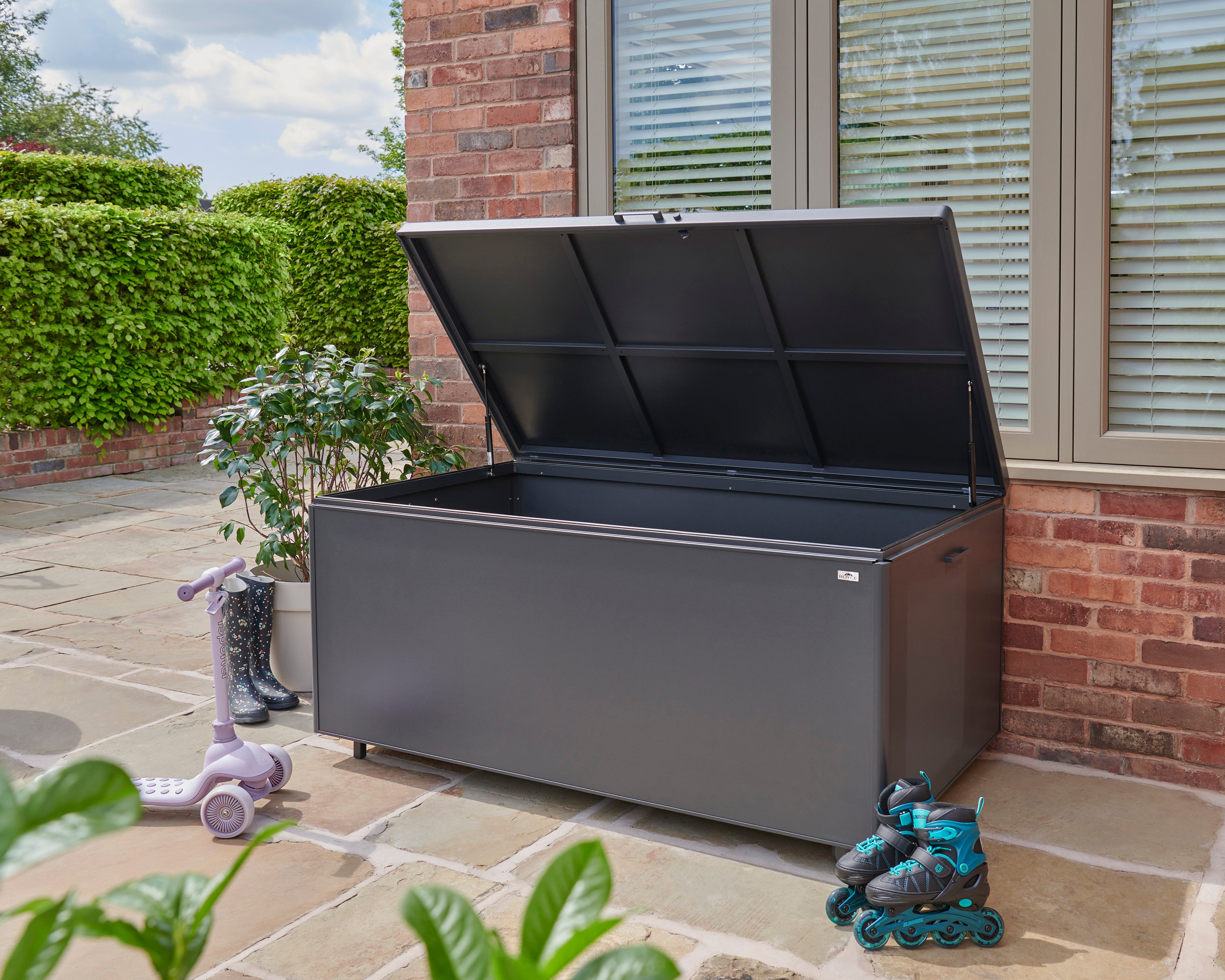 Norfolk Leisure Royce Large Size Aluminium Storage Box