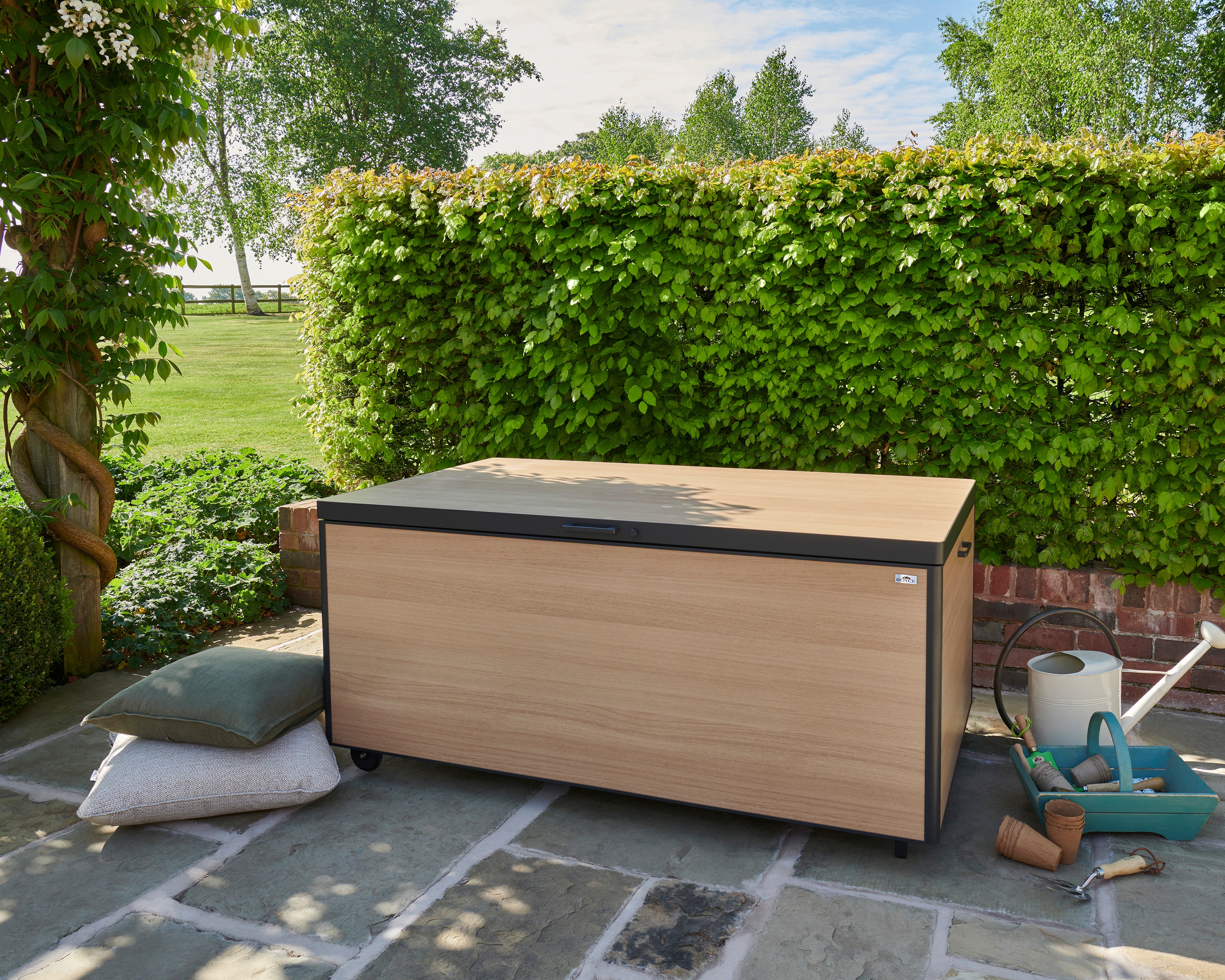 Norfolk Leisure Royce Large Size Aluminium Storage Box