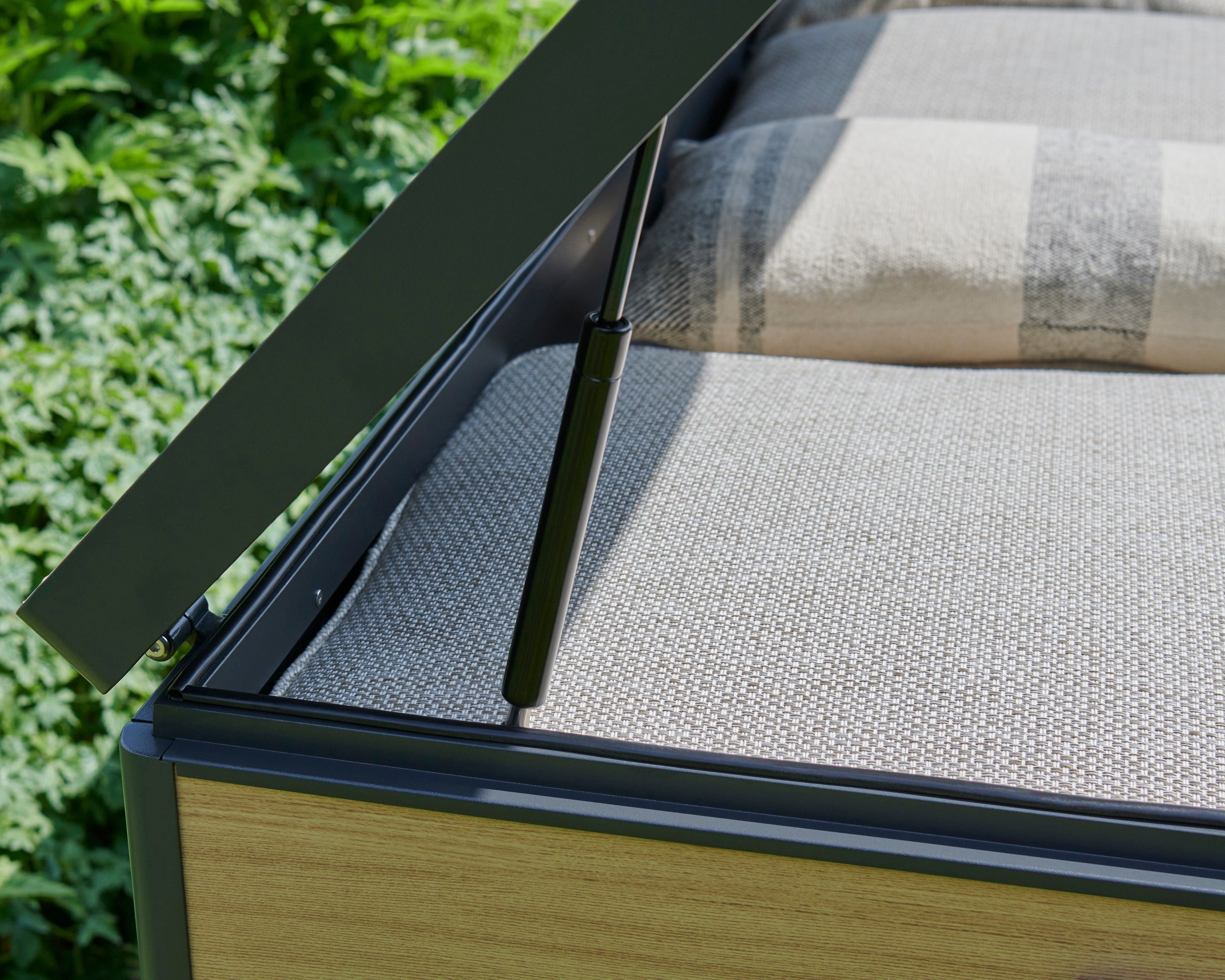 Norfolk Leisure Royce Extra Large Size Aluminium Storage Box