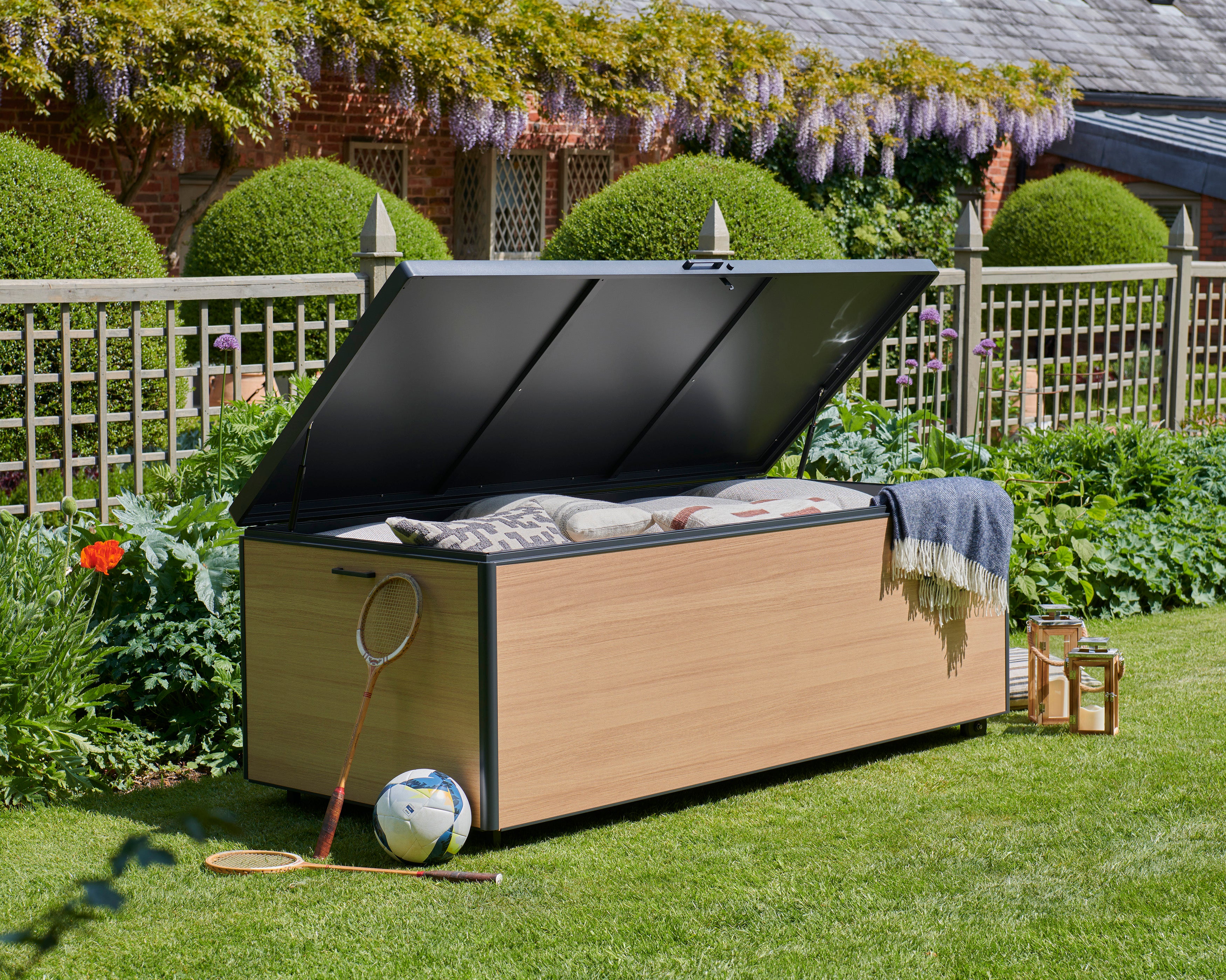Norfolk Leisure Royce Extra Large Size Aluminium Storage Box