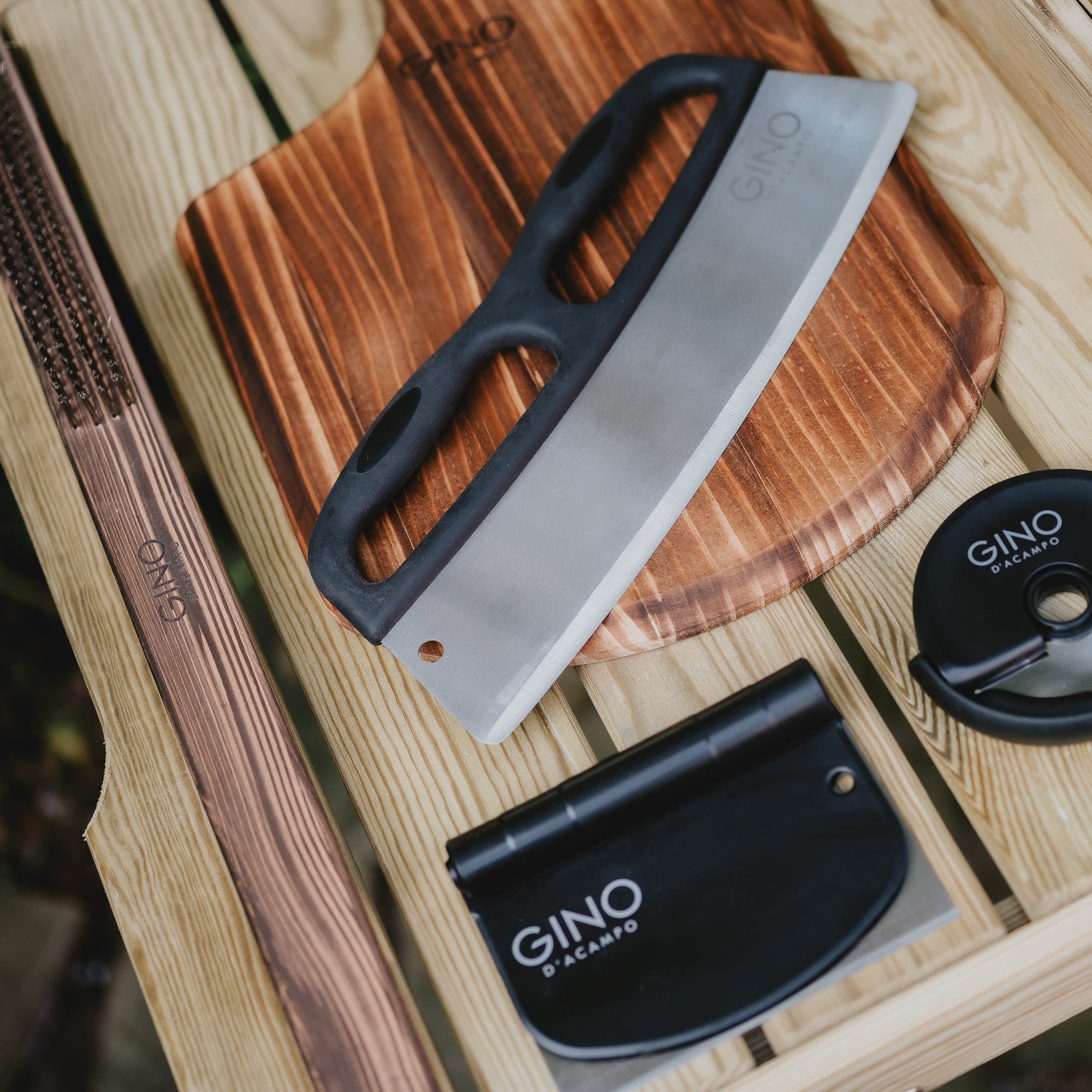 Disc Style Pizza Cutter