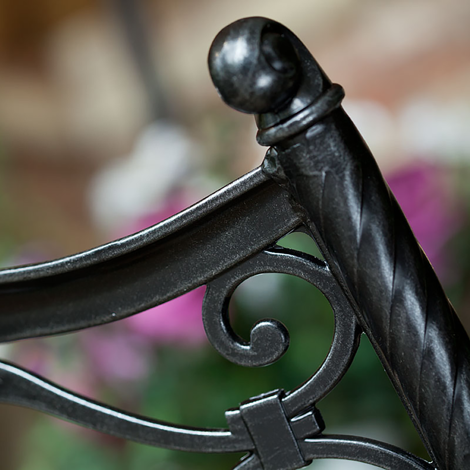 Bringing your aluminium garden furniture back to life