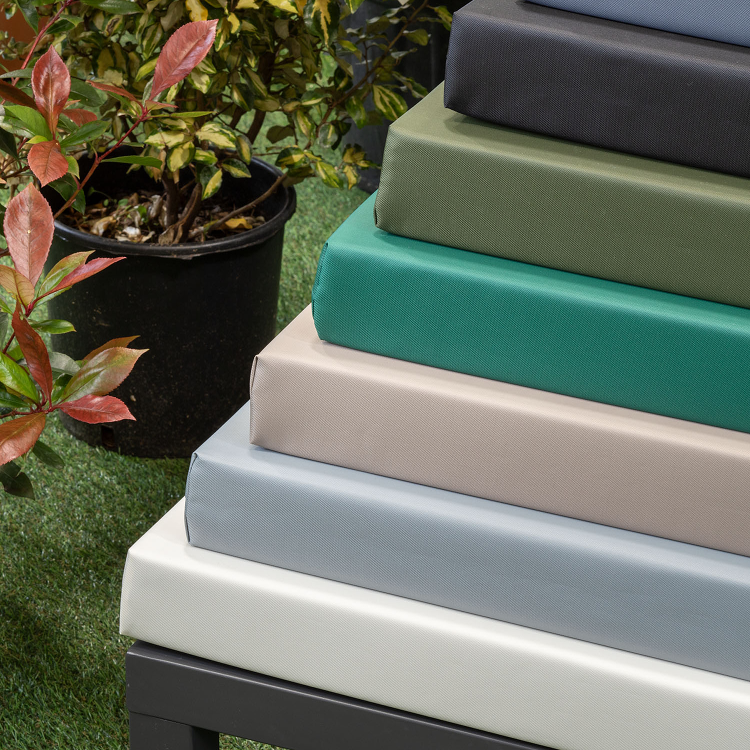 How to select and care for your outdoor cushions