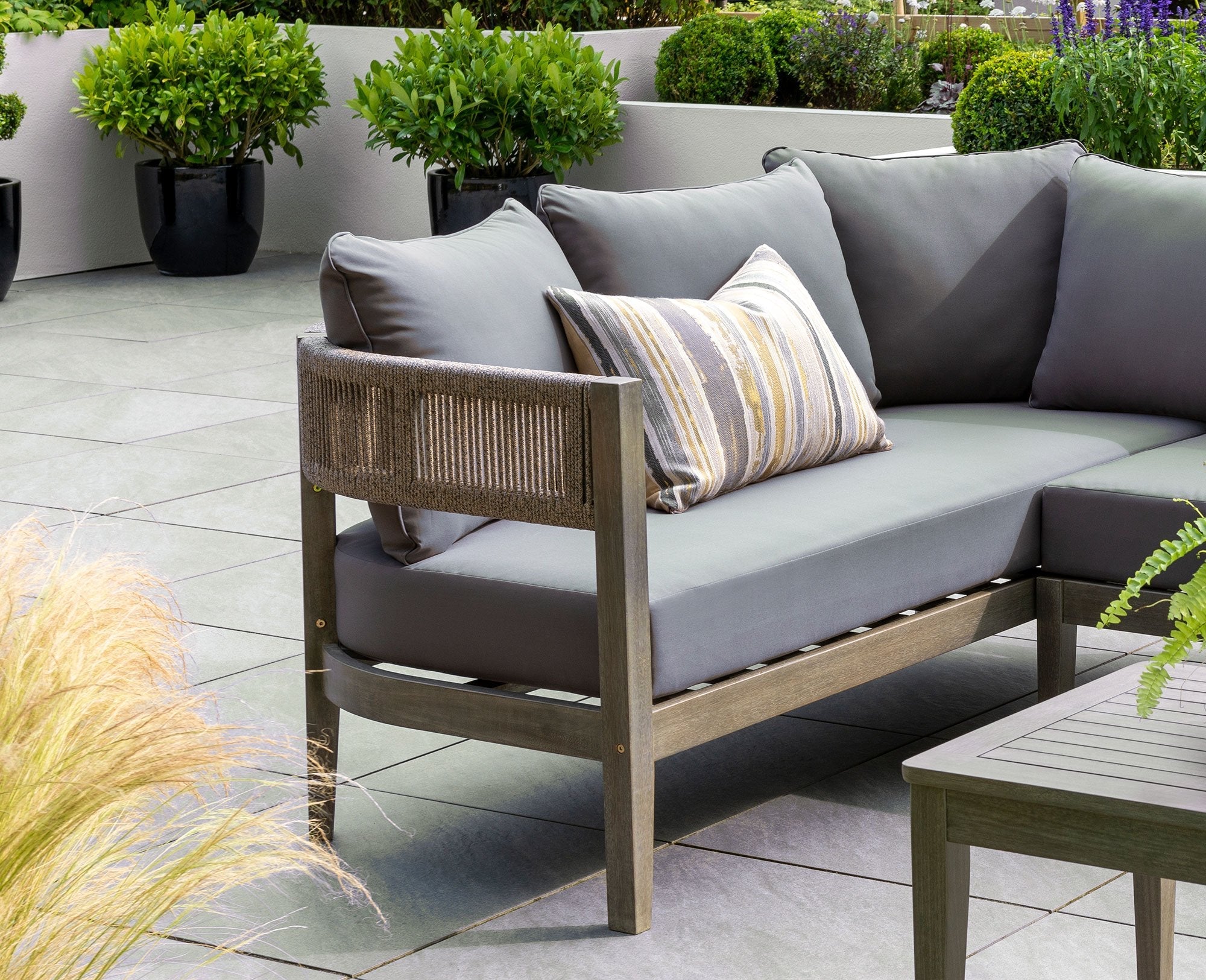 ARDEN-CORNER---ROPE-&-WOOD-detail.jpg