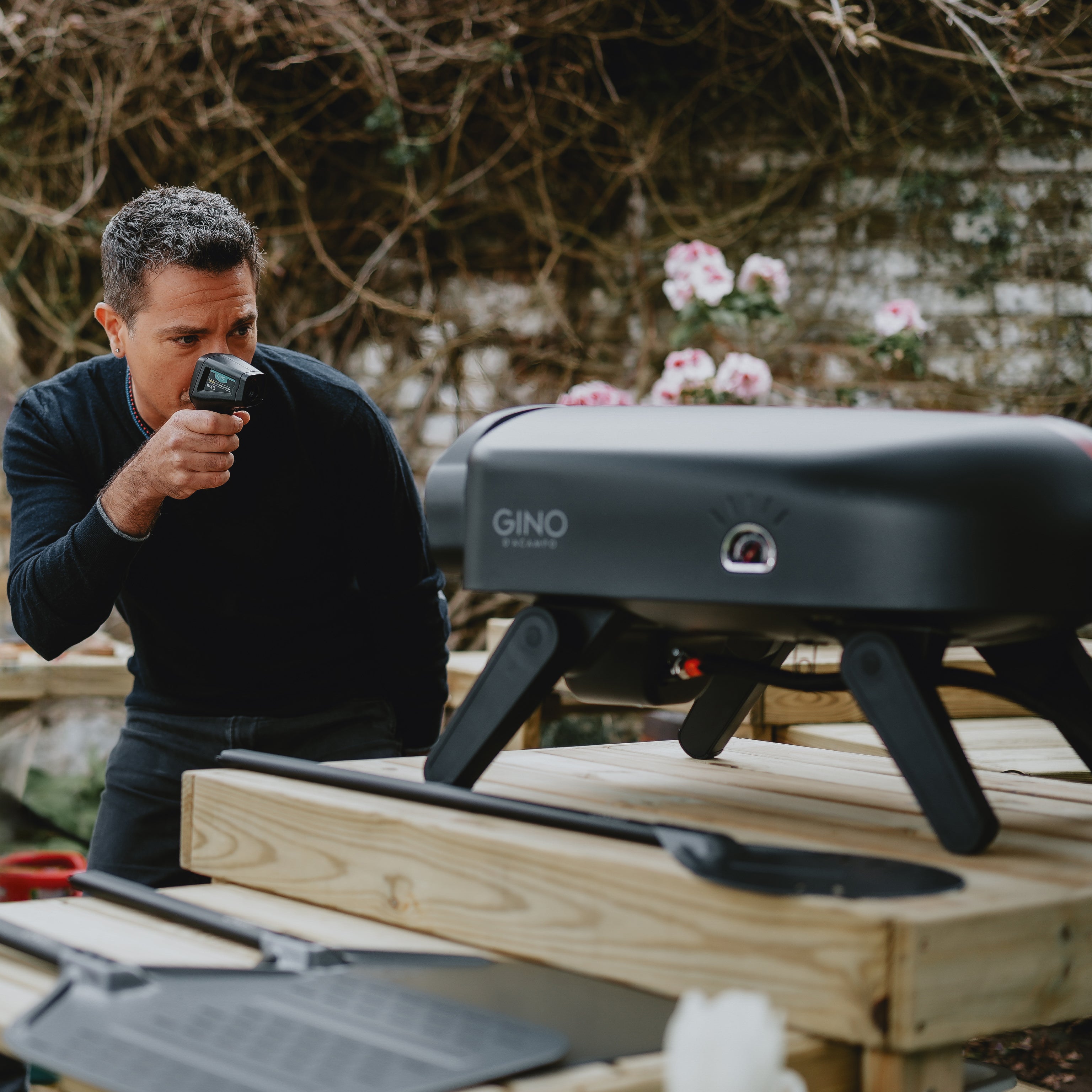 Gino D'Acampo Vesuvio - 14" Gas Fired Pizza Oven