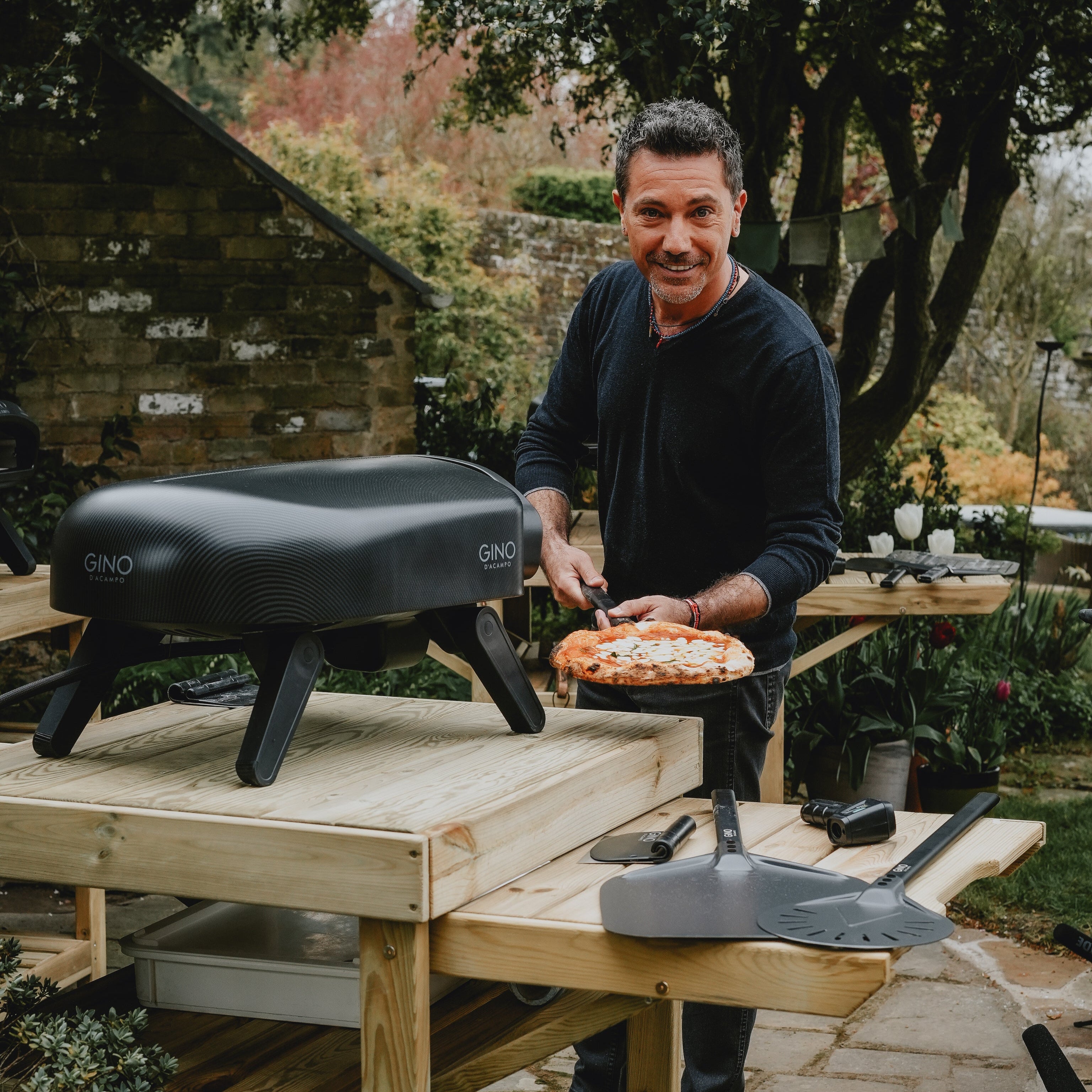 Gino D'Acampo Vesuvio - 14" Gas Fired Pizza Oven