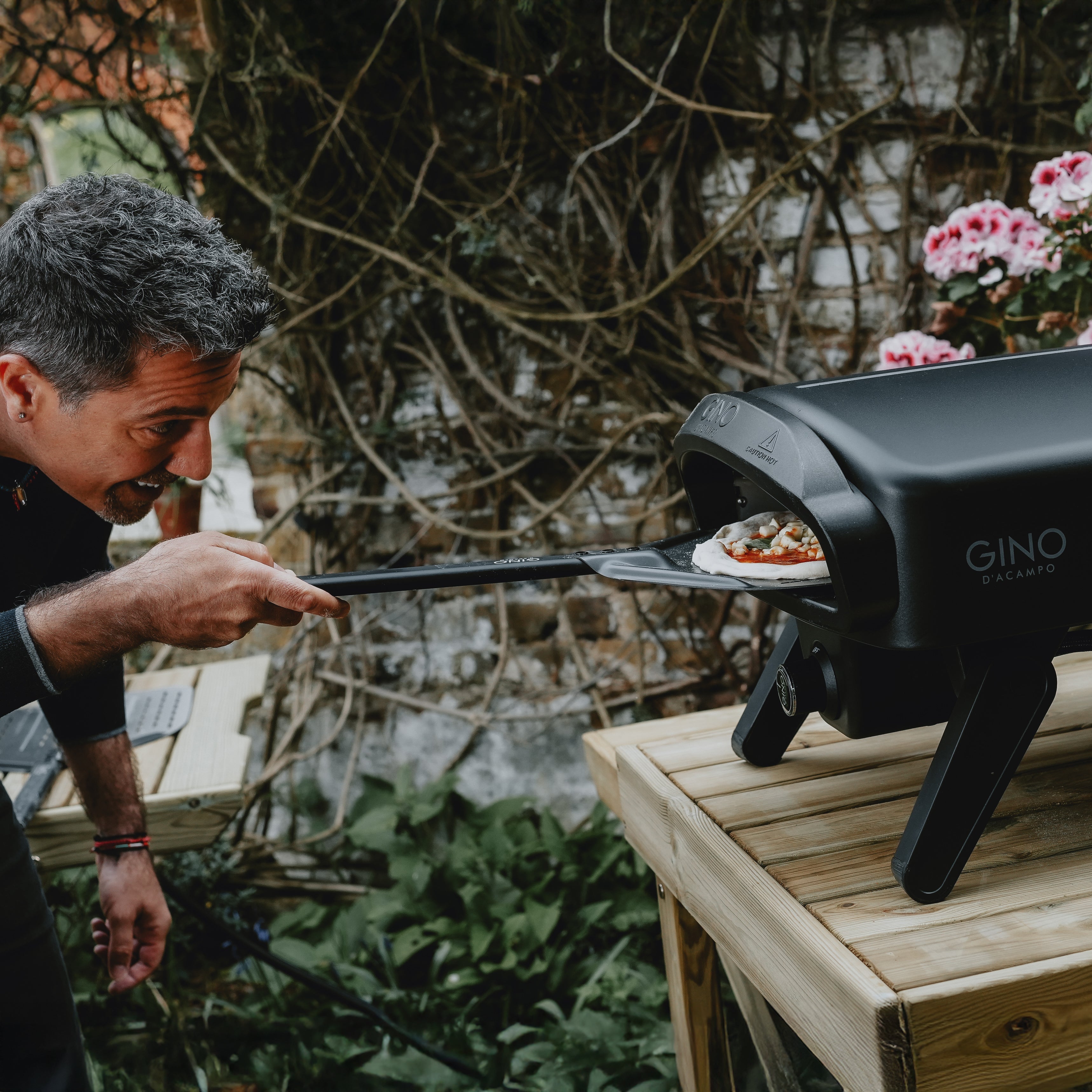 Gino D'Acampo Vesuvio - 14" Gas Fired Pizza Oven