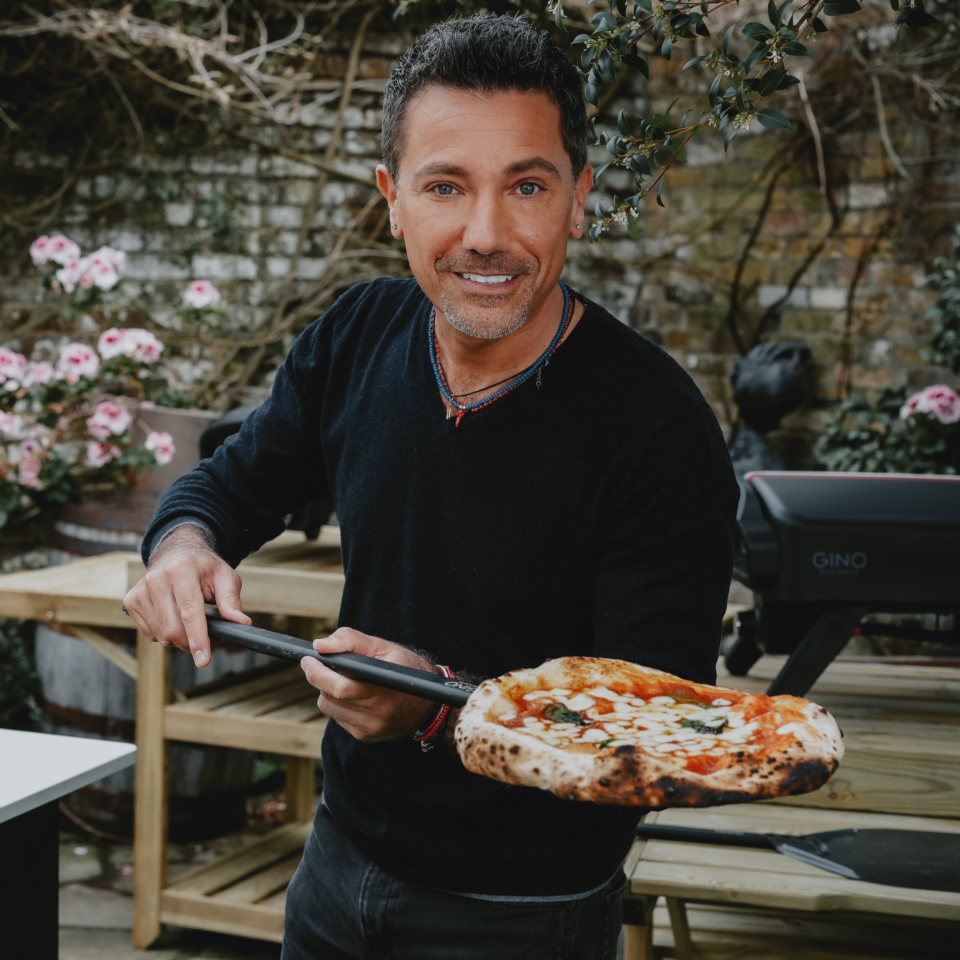 Gino D'Acampo Vesuvio - 14" Gas Fired Pizza Oven
