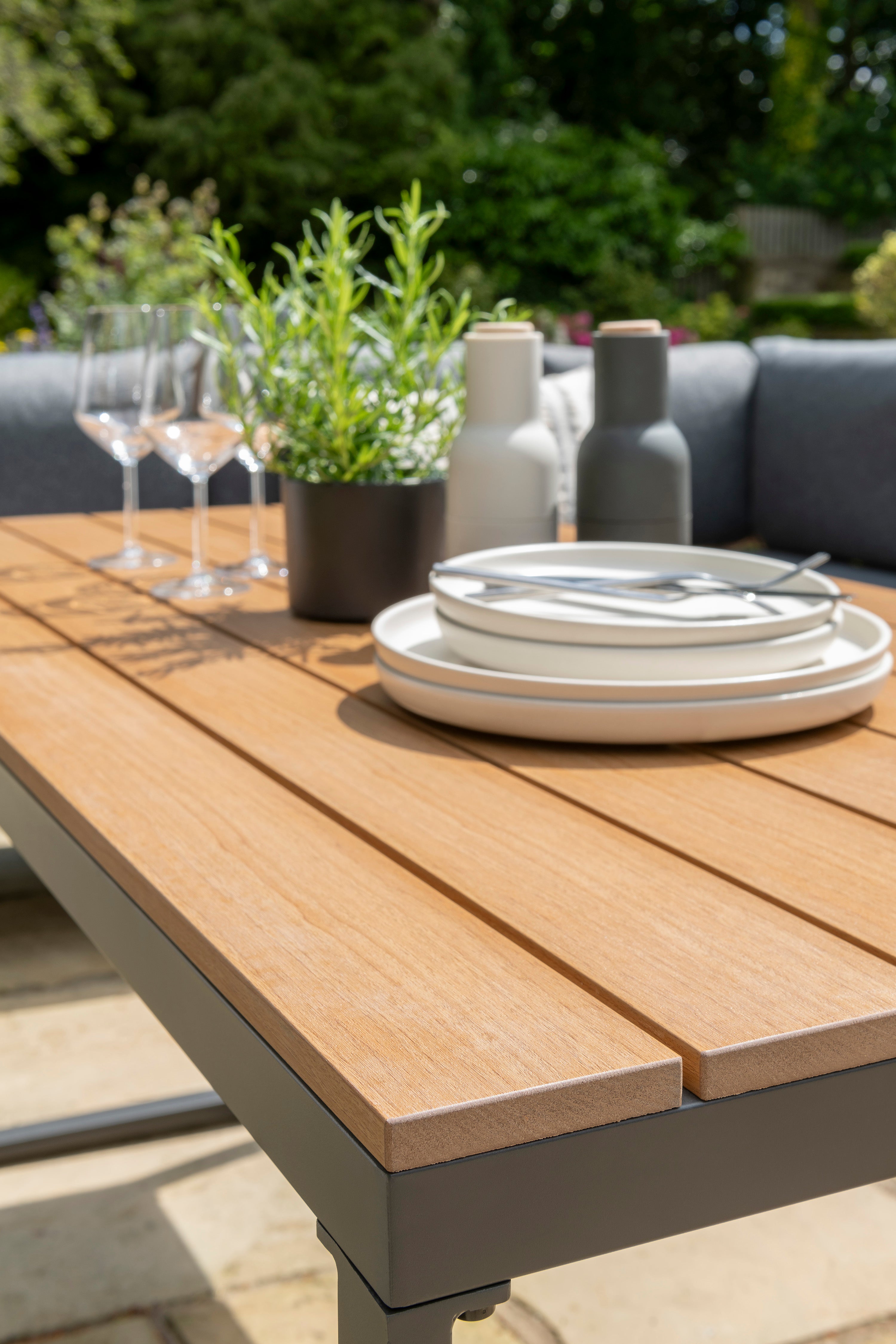 Norfolk Leisure Billingford Aluminium Large Corner Set