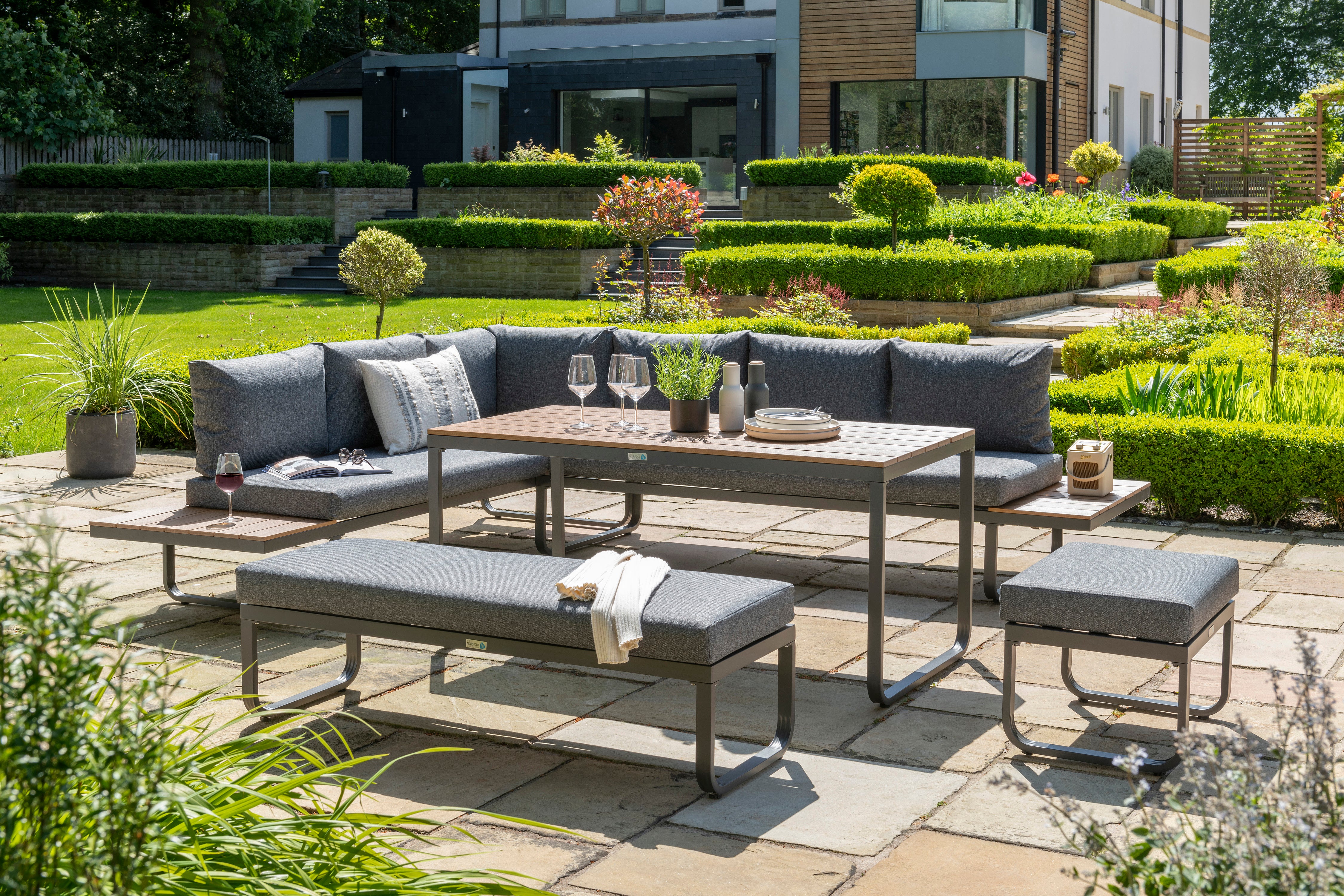 Norfolk Leisure Billingford Aluminium Large Corner Set