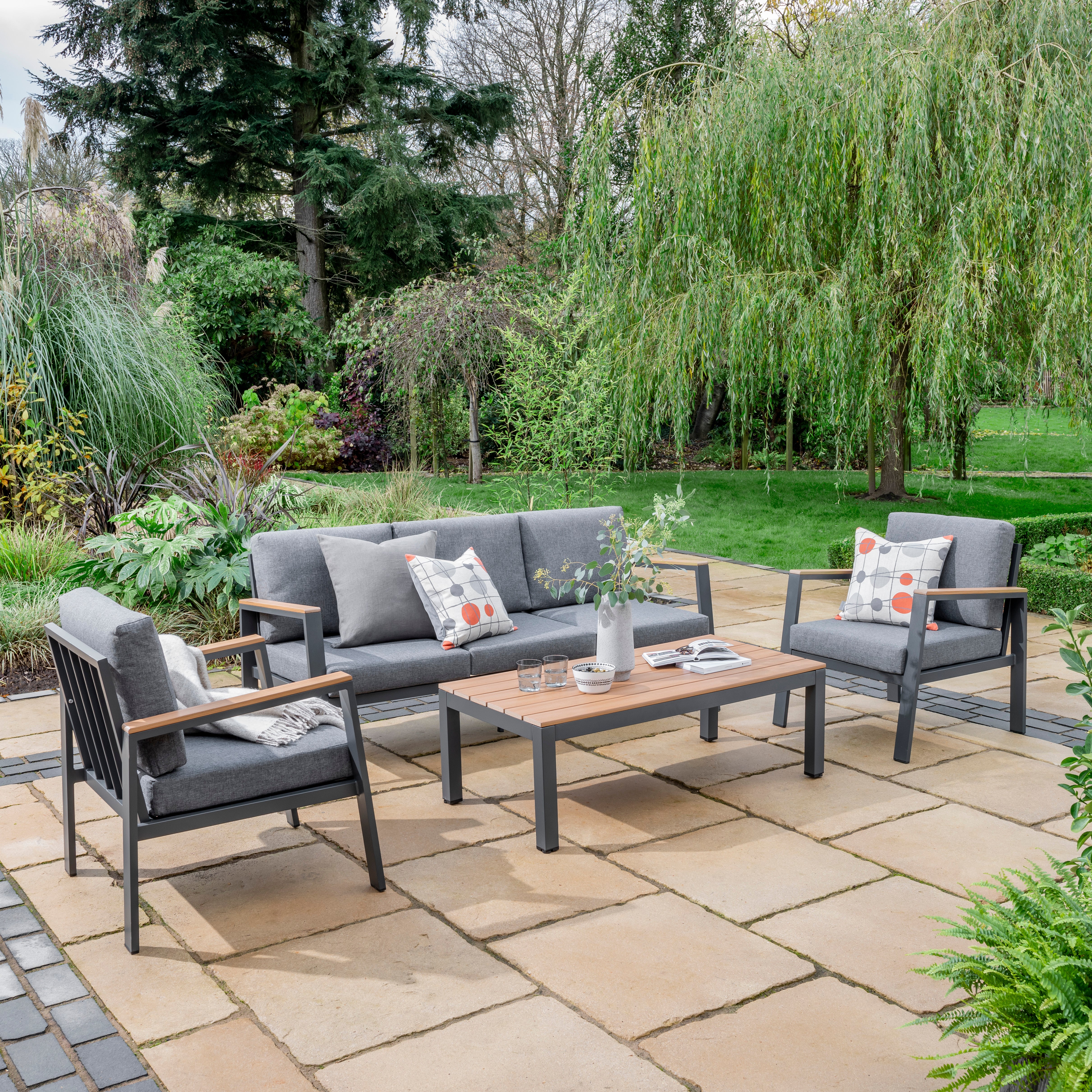 Norfolk Leisure Easton Four Seater Lounge Set
