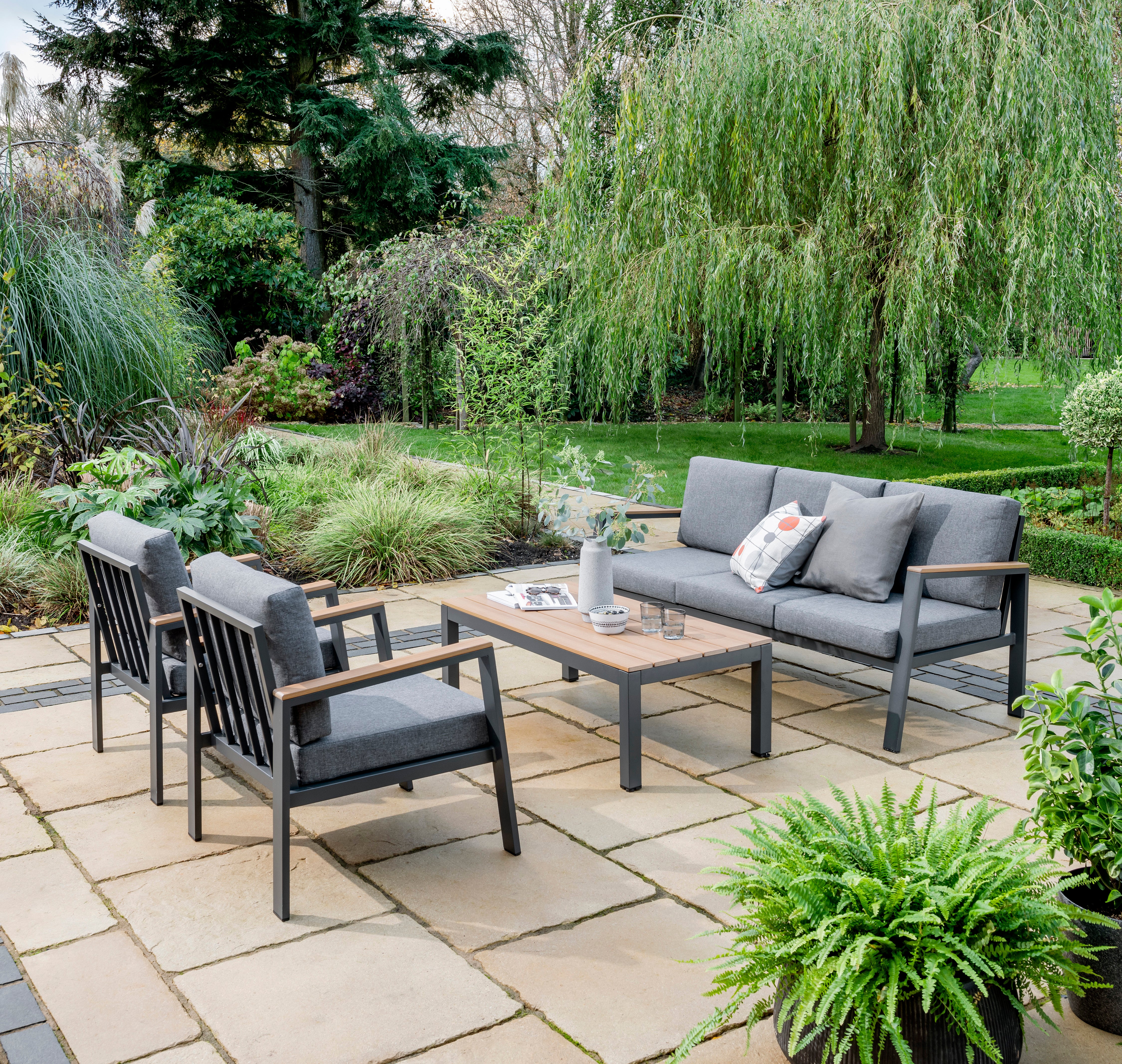 Norfolk Leisure Easton Four Seater Lounge Set