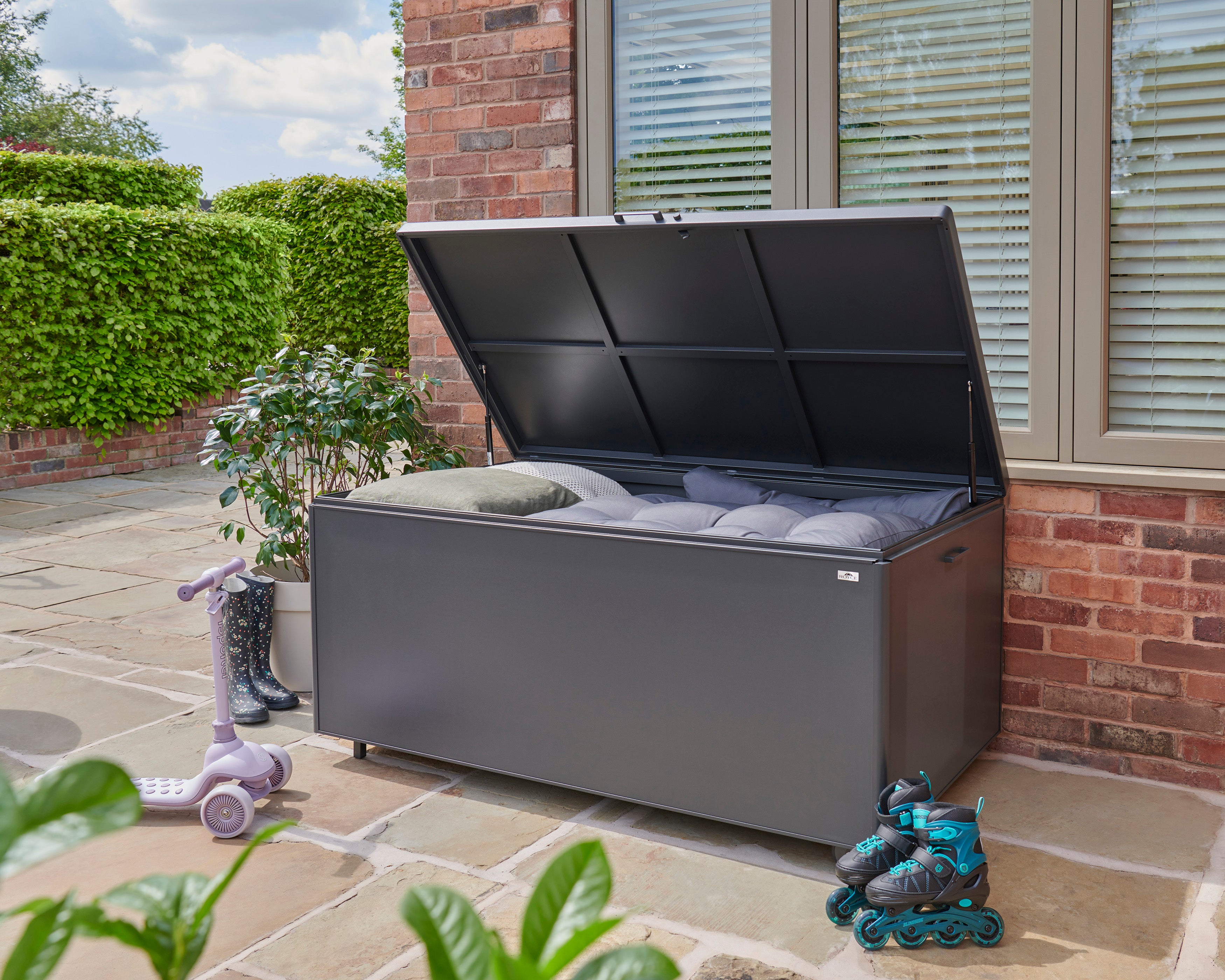 Norfolk Leisure Royce Large Size Aluminium Storage Box
