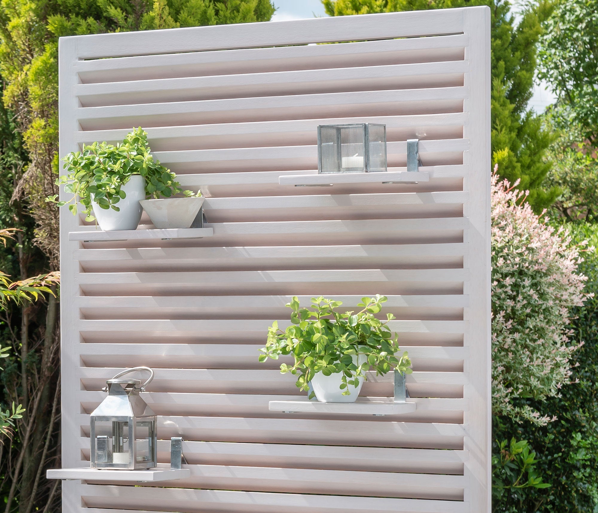Storage-Bench-1-close.jpg